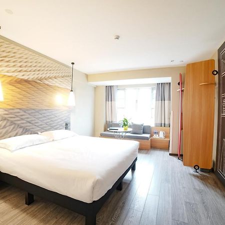 Отель Ibis Chengdu West Jingcui Road Экстерьер фото