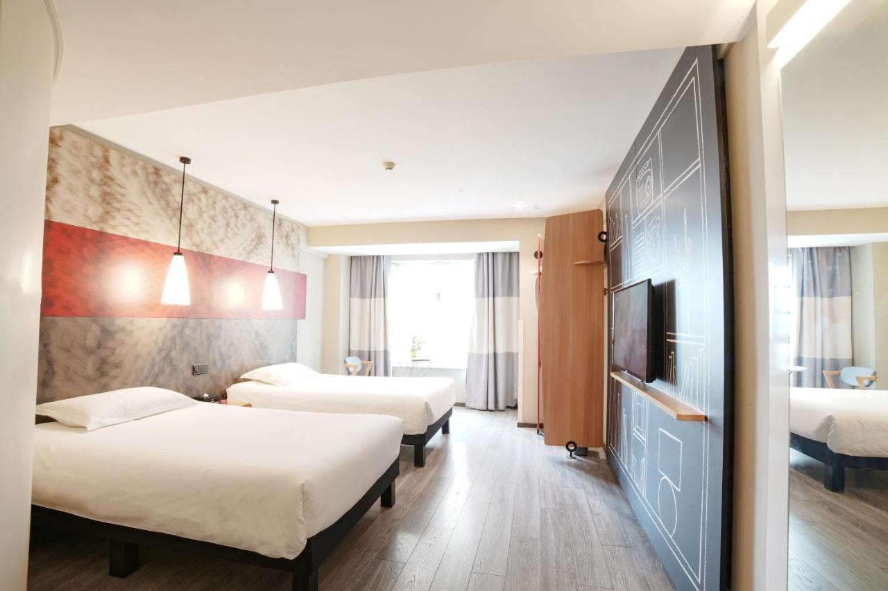 Отель Ibis Chengdu West Jingcui Road Экстерьер фото