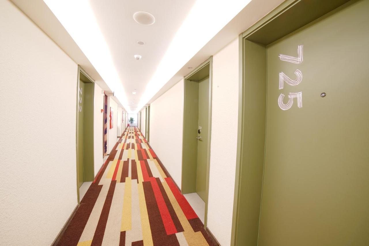 Отель Ibis Chengdu West Jingcui Road Экстерьер фото