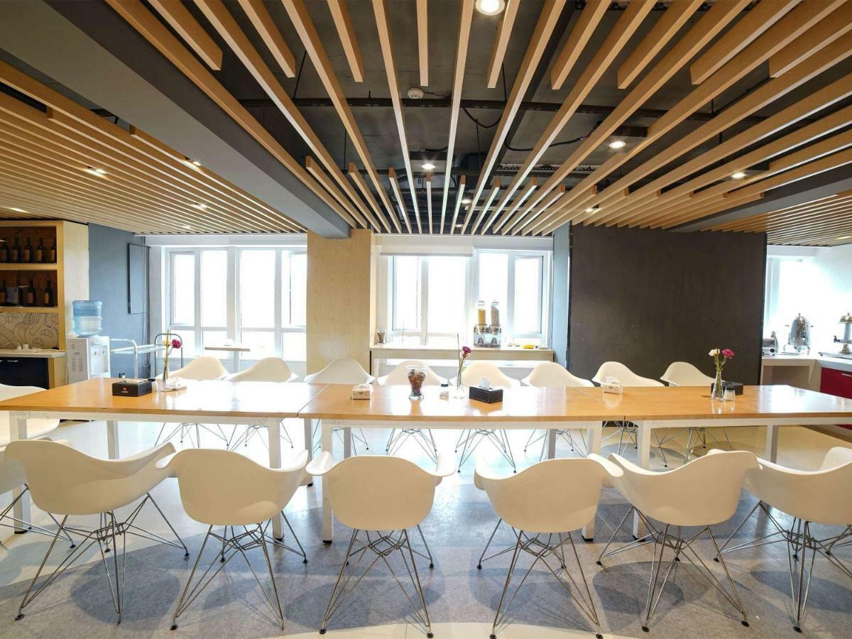 Отель Ibis Chengdu West Jingcui Road Экстерьер фото