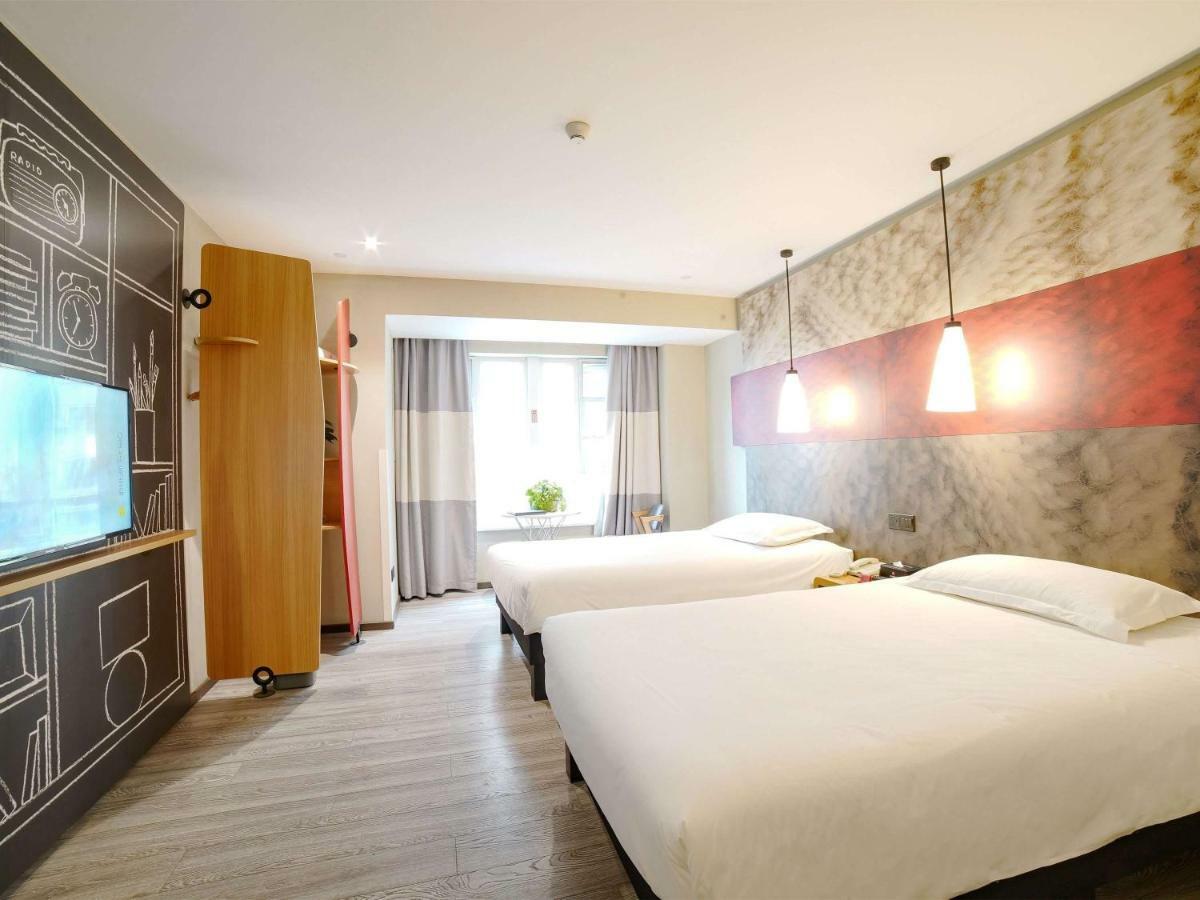 Отель Ibis Chengdu West Jingcui Road Экстерьер фото